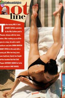 Melanie C feet photo thumbnail