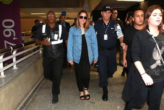 Melanie C feet photo thumbnail