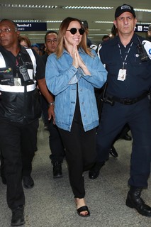 Melanie C feet photo thumbnail