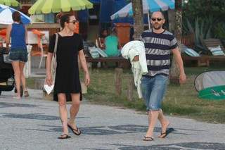 Melanie C feet photo thumbnail
