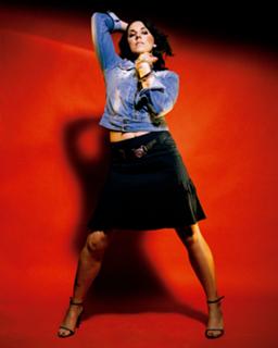 Melanie C feet photo thumbnail