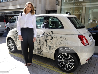 Melanie C feet photo thumbnail