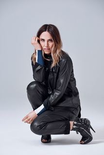Melanie C feet photo thumbnail