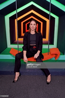 Melanie C feet photo thumbnail