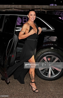Melanie C feet photo thumbnail