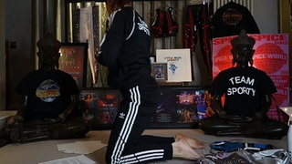 Melanie C feet photo thumbnail