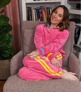 Melanie C feet photo thumbnail