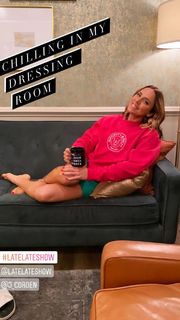 Melanie C feet photo thumbnail