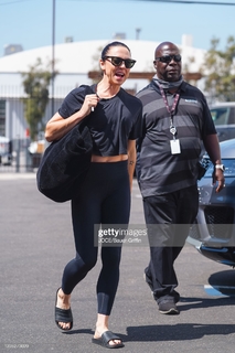 Melanie C feet photo thumbnail