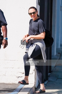 Melanie C feet photo thumbnail