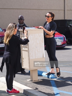 Melanie C feet photo thumbnail
