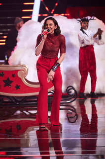 Melanie C feet photo thumbnail