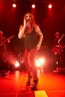 Melanie C feet photo thumbnail