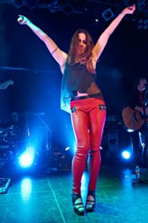 Melanie C feet photo thumbnail