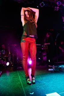 Melanie C feet photo thumbnail
