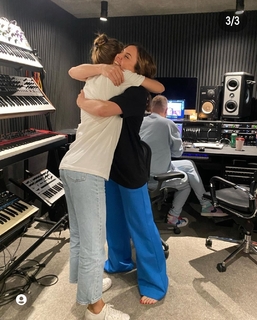 Melanie C feet photo thumbnail