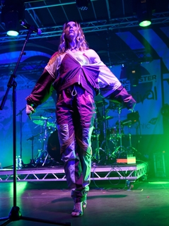 Melanie C feet photo thumbnail