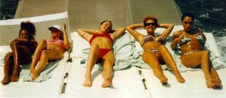 Melanie C feet photo thumbnail