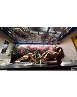 Melanie C feet photo thumbnail