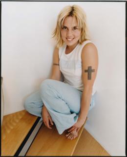 Melanie C feet photo thumbnail