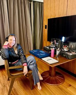 Melanie C feet photo thumbnail