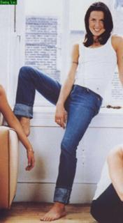 Melanie C feet photo thumbnail