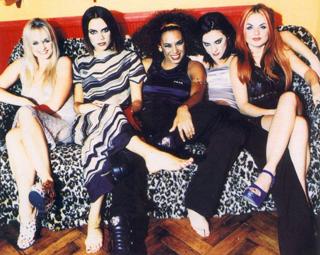 Melanie C feet photo thumbnail