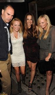 Melanie C feet photo thumbnail