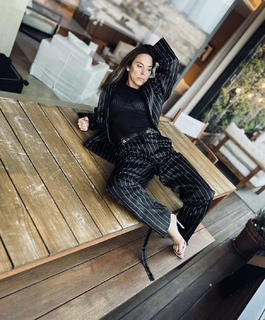 Melanie C feet photo thumbnail