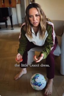 Melanie C feet photo thumbnail