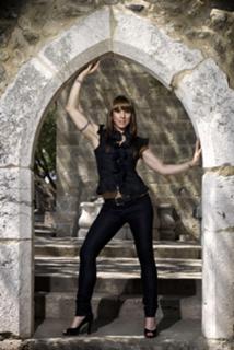 Melanie C feet photo thumbnail