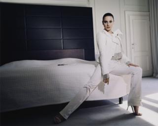 Melanie C feet photo thumbnail