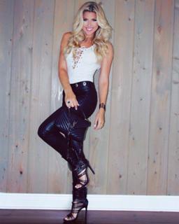 Melanie Collins feet photo 3