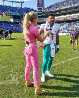 Melanie Collins feet photo 16