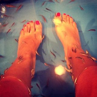 Melanie Fiona feet photo 3