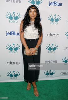 Melanie Fiona feet photo 1