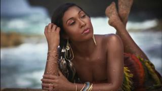 Melanie Fiona feet photo 16