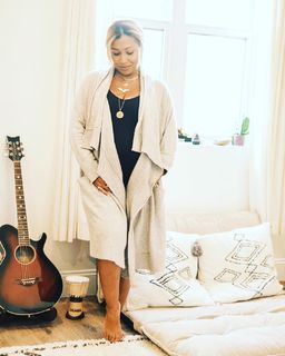 Melanie Fiona feet photo 8