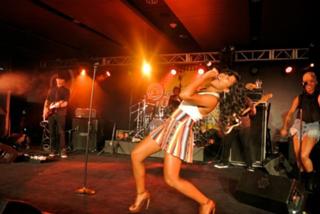 Melanie Fiona feet photo 1