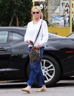 Melanie Griffith feet photo thumbnail