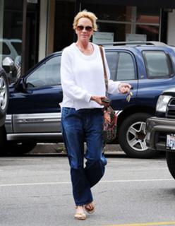 Melanie Griffith feet photo thumbnail