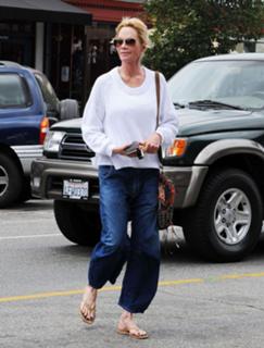 Melanie Griffith feet photo thumbnail