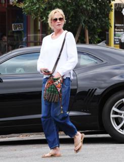 Melanie Griffith feet photo thumbnail