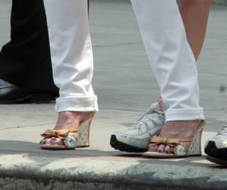 Melanie Griffith feet photo thumbnail