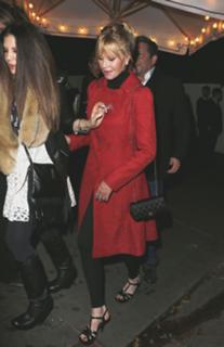 Melanie Griffith feet photo thumbnail