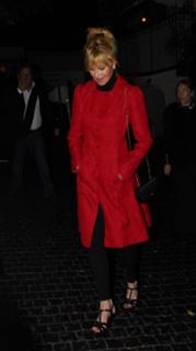 Melanie Griffith feet photo thumbnail