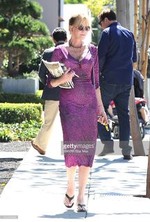 Melanie Griffith feet photo thumbnail