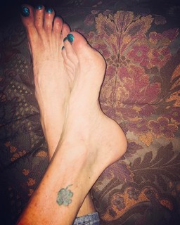 Melanie Griffith feet photo thumbnail