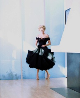 Melanie Griffith feet photo thumbnail