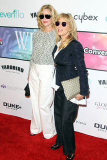 Melanie Griffith feet photo thumbnail